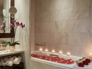 Kontokali Bay Resort & Spa