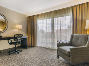 Best Western Plus Garden Court Inn