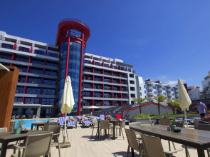 Four Views Monumental Lido