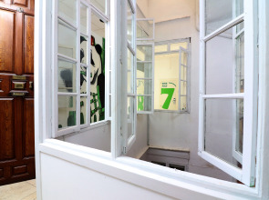 Feel Hostels City Center