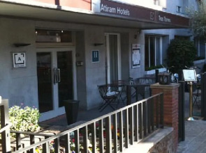 Отель Tres Torres Atiram