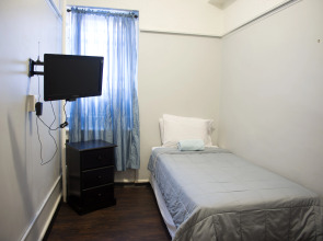 YMCA Greenpoint - Shared Bath