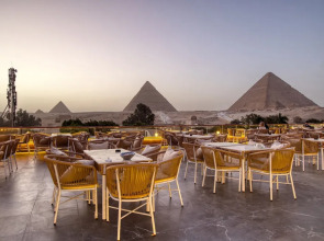 Shadow Pyramids View INN