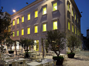 Design Hostel Goli & Bosi