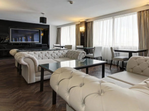 Renaissance London Heathrow Hotel