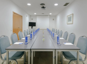 Отель Сatalonia Barcelona Beach