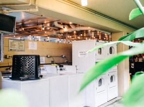 Waikiki Beachside Hostel