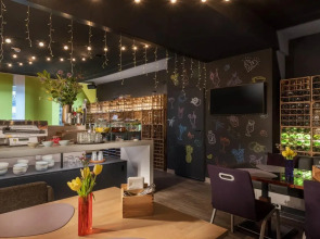 greet Berlin Alexanderplatz