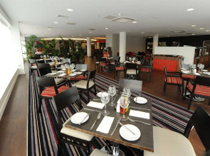 Holiday Inn London - Luton Airport by IHG