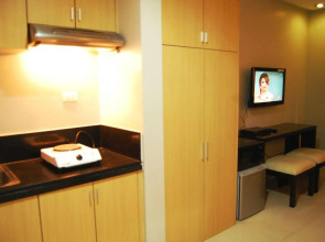 Rumi Apartelle Hotel