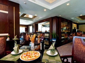 Курортный отель Grand Pacific Sovereign Resort & Spa