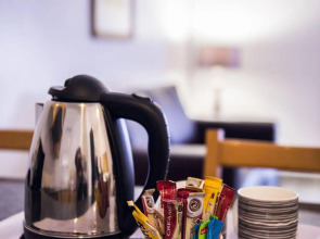 Airport Inn and Suites