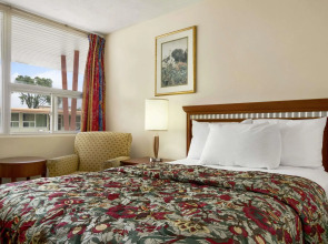 Knights Inn Burlington, ON