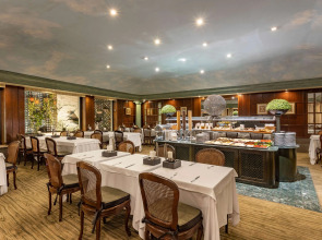 Отель Lisboa Plaza - Avenida, a Lisbon Heritage Collection