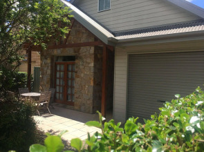 Abalina Cottages, Rotary Drive