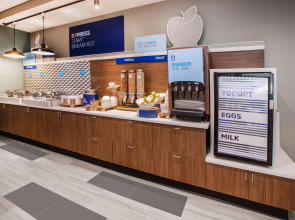 Holiday Inn Express Nashville Downtown - Broadway by IHG