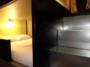 Four Sisters Homestay - Hostel