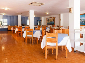 Aparthotel Puerto Cala Vadella