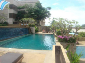 Pavilion Queen's Bay