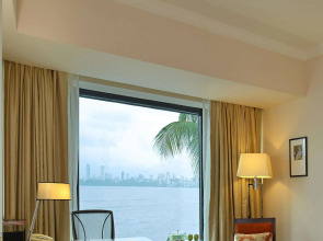 Hotel Marine Plaza Mumbai