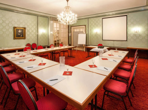 Centro National Frankfurt, Trademark Collection by Wyndham