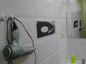 Akteon Lindros Hostel