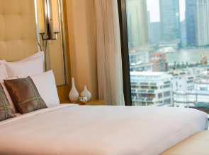 Отель Renaissance Shanghai Yu Garden