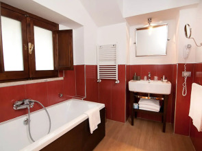 St. Peter' Six Rooms & Suites