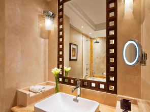 Al Bustan Palace, a Ritz-Carlton Hotel