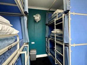 Smart Hyde Park View - Hostel