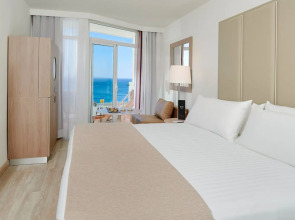 Отель Melia Calviá Beach