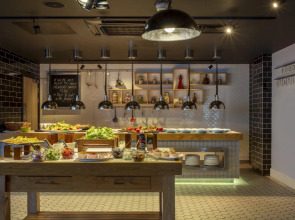 Holiday Inn London Brentford Lock by IHG