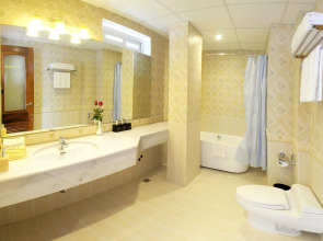 Sq Hang Gai Hotel & Spa