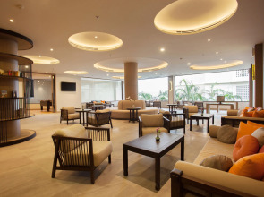 Le Meridien Khao Lak Resort & Spa