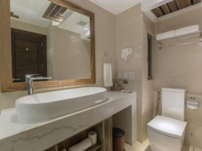 Отель Samann Grand