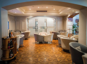 SUNRISE Alex Avenue Hotel