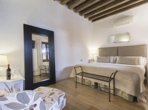 Shine Albayzín Hotel