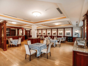 Отель Porta Caucasia