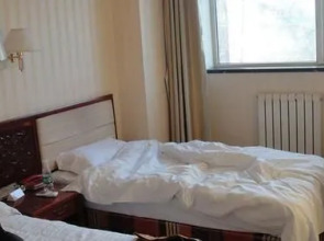 Donghua Hotel Beijing (Tian'anmen Wangfujing Branch)