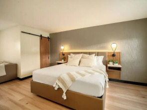 Bevonshire Lodge Motel