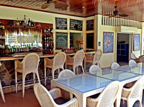 Mike's Dauin Beach Resort