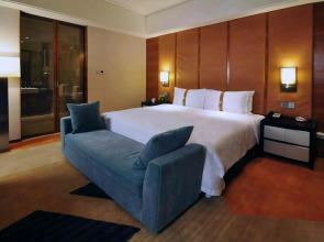 Holiday Inn Qingdao City Centre by IHG