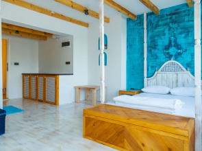 ArkaBarka Floating Hostel and Apartments