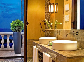 Grande Real Villa Italia