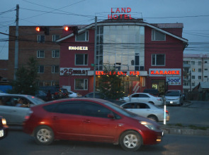 Land Hotel