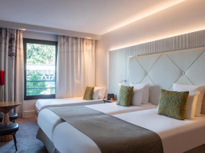 Le Parisis Paris Tour Eiffel