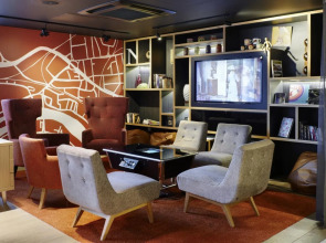 Holiday Inn London Brentford Lock by IHG