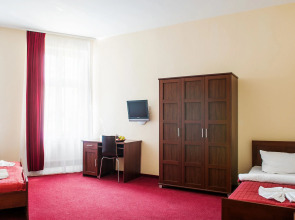 Mikon Eastgate Hotel