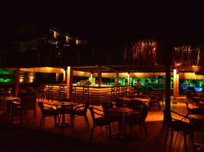 Manaspark Deluxe Hotel