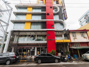 RedDoorz near Bambang Station